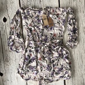 Women’s  romper with sleeves small NWT